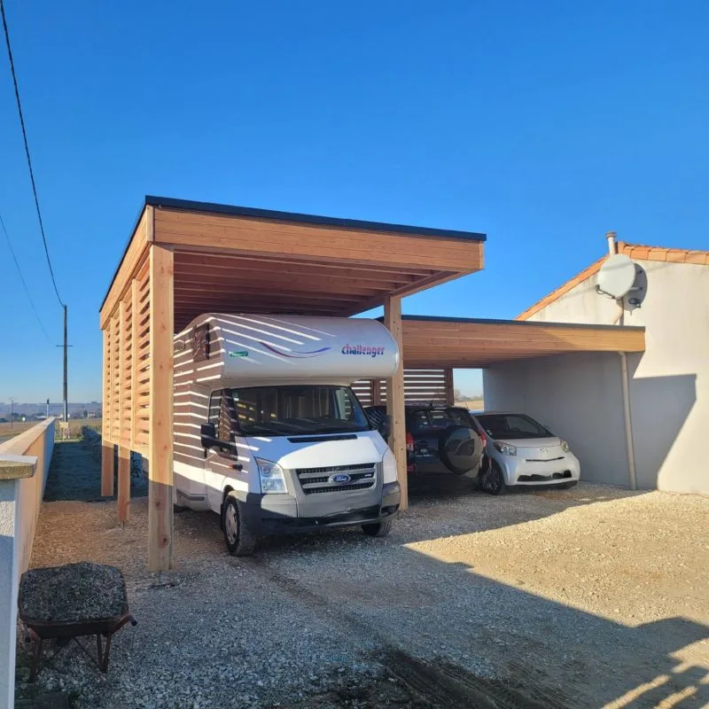 Carport en bois réalisé par AS AM 16, constructeur ossature bois en Charente.