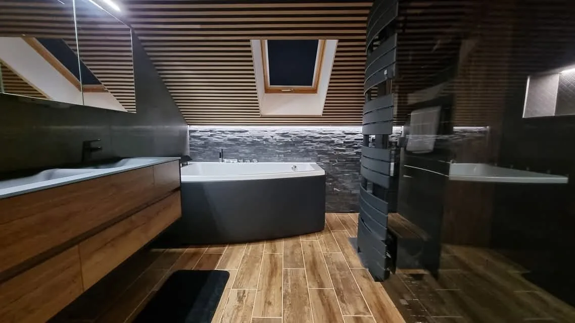 Salle de bain réalisée par Ambiance Cuisine, sur mesure - Cuisiniste et agenceur en Charente