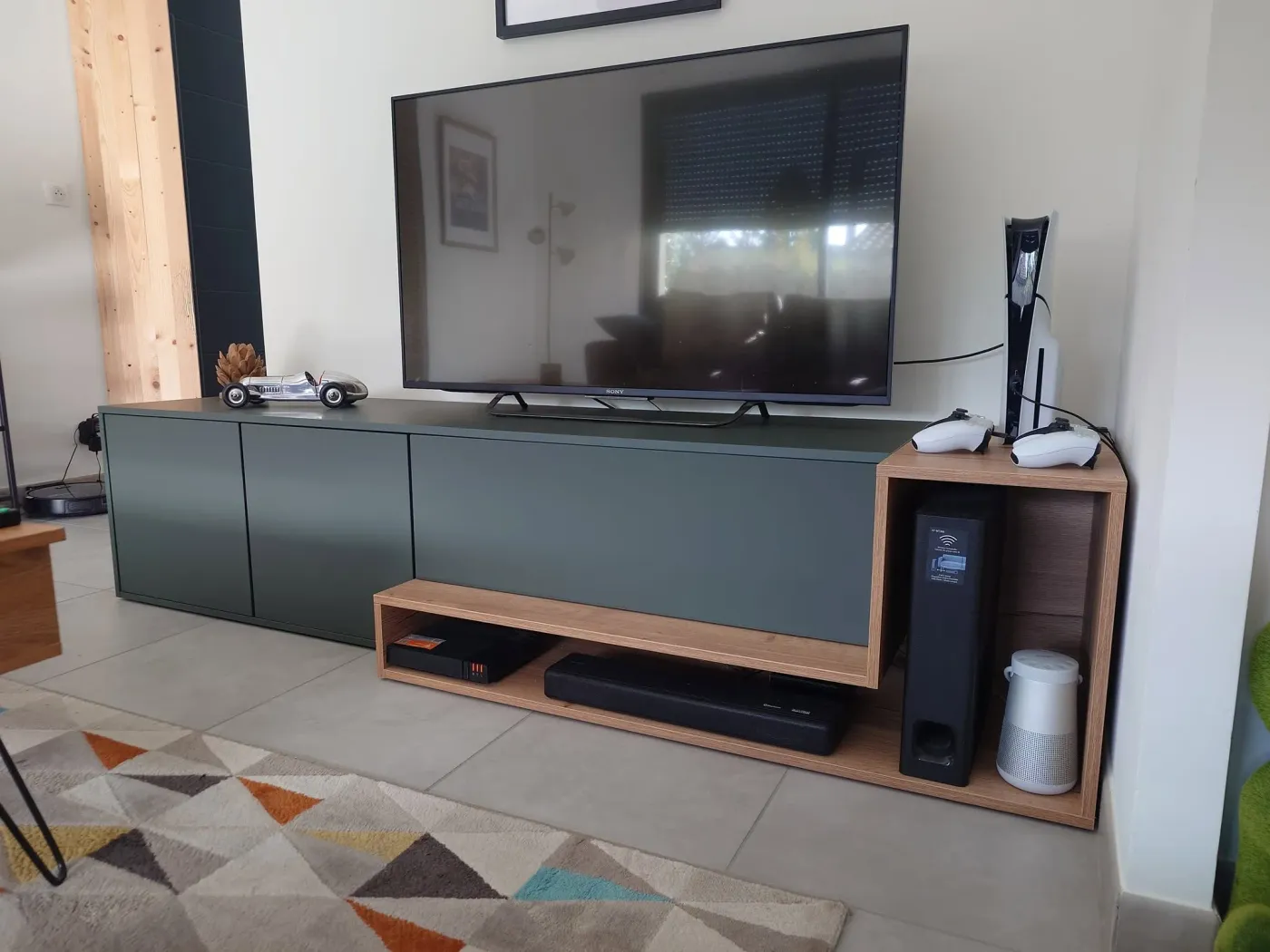 Meuble TV réalisé sur mesure par Ambiance Cuisine, à Ruelle sur Touvre - Cuisiniste en Charente