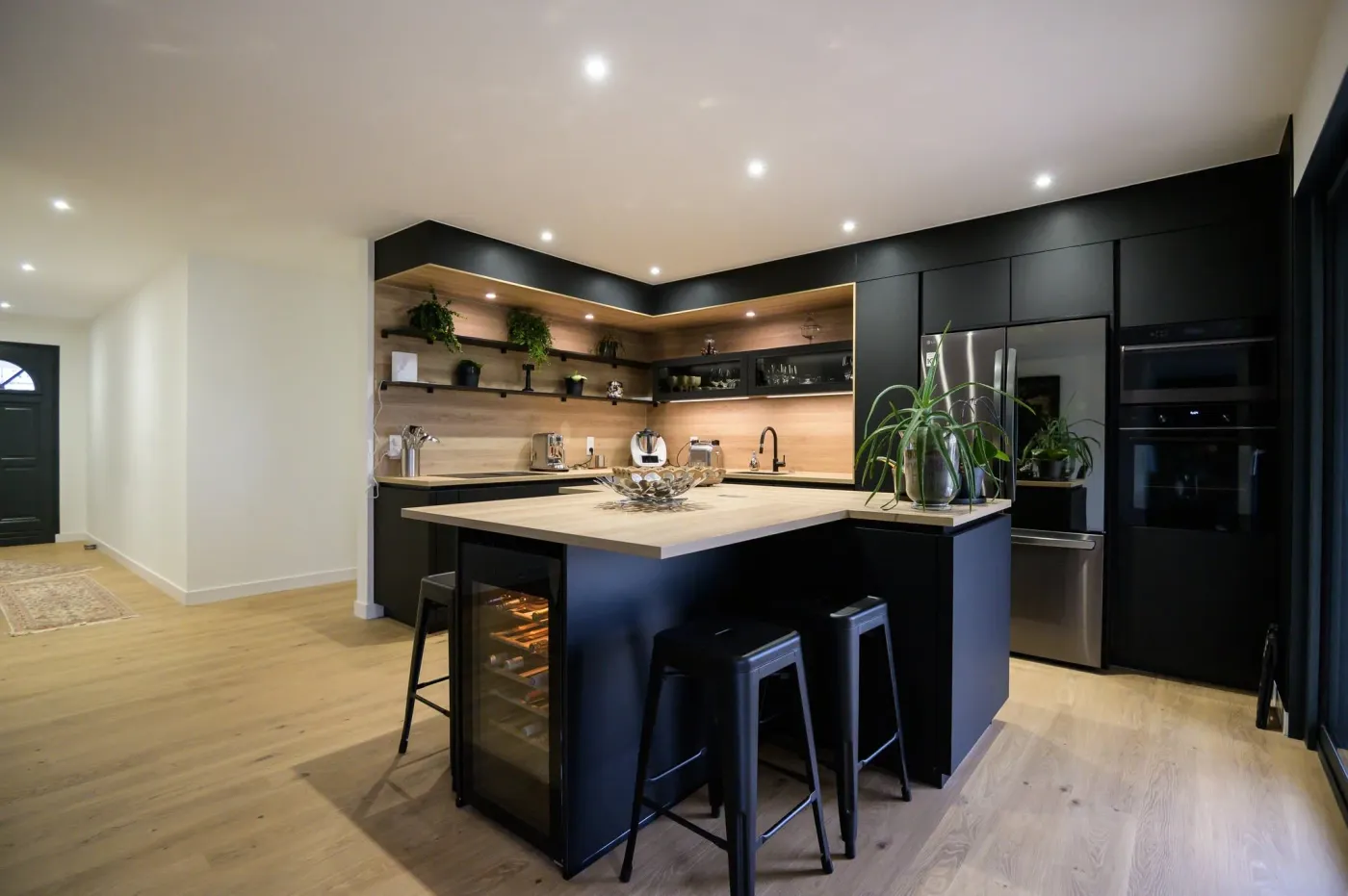 Cuisine sur mesure réalisée par Ambiance Cuisine à Ruelle sur Touvre - Cuisiniste en Charente